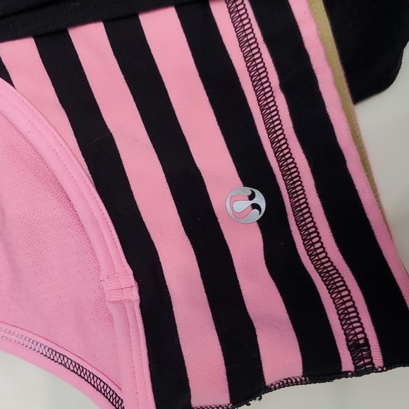 Lululemon no limits tank size 6 black and pink - Picture 6 of 8